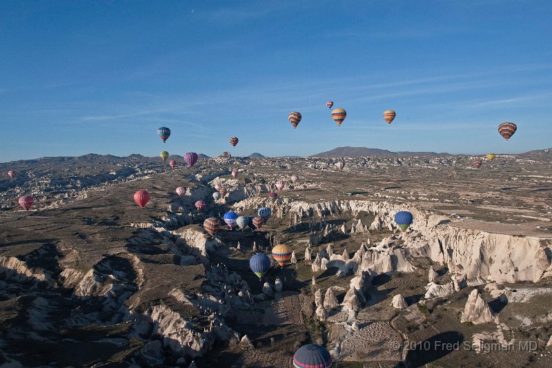 20100405_072954 D3.jpg - Ballooning in Cappadocia